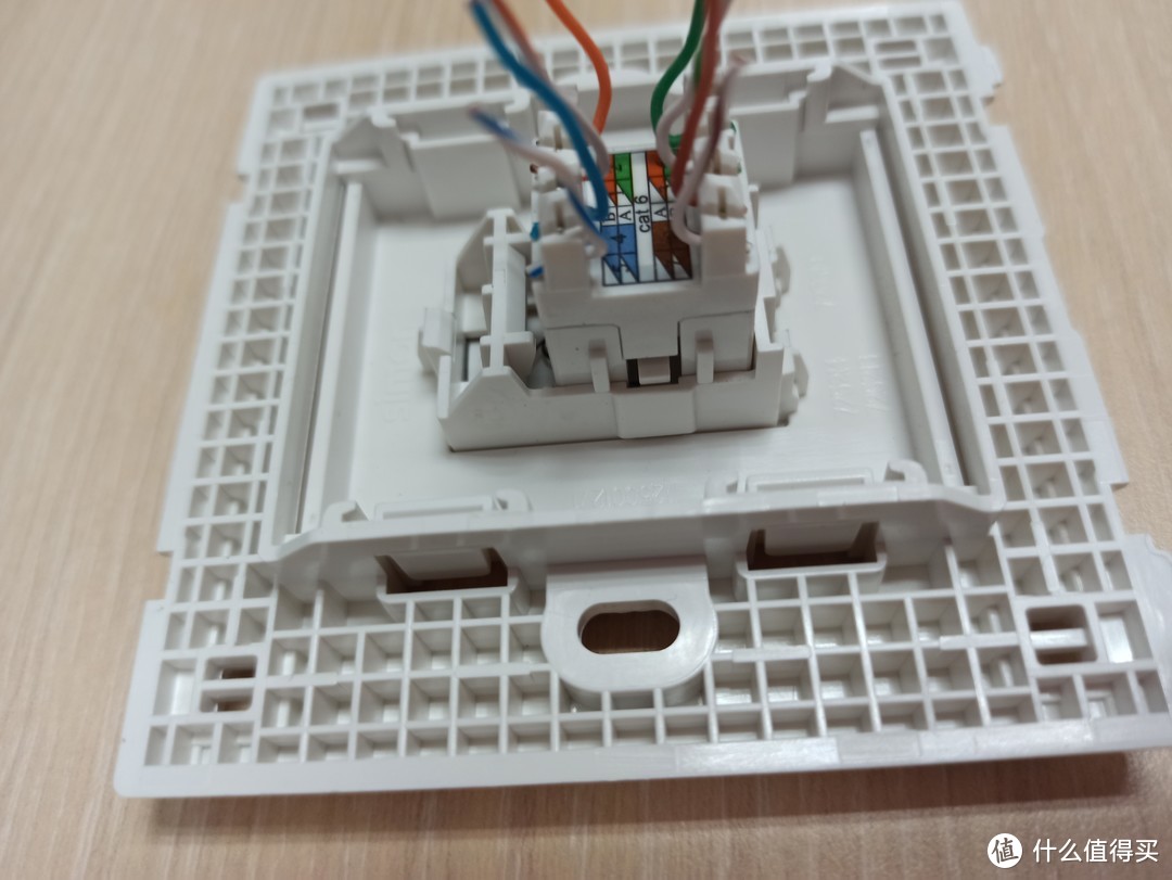 网络面板自己安装，第一次装修遇到这样奇葩做网线的电工