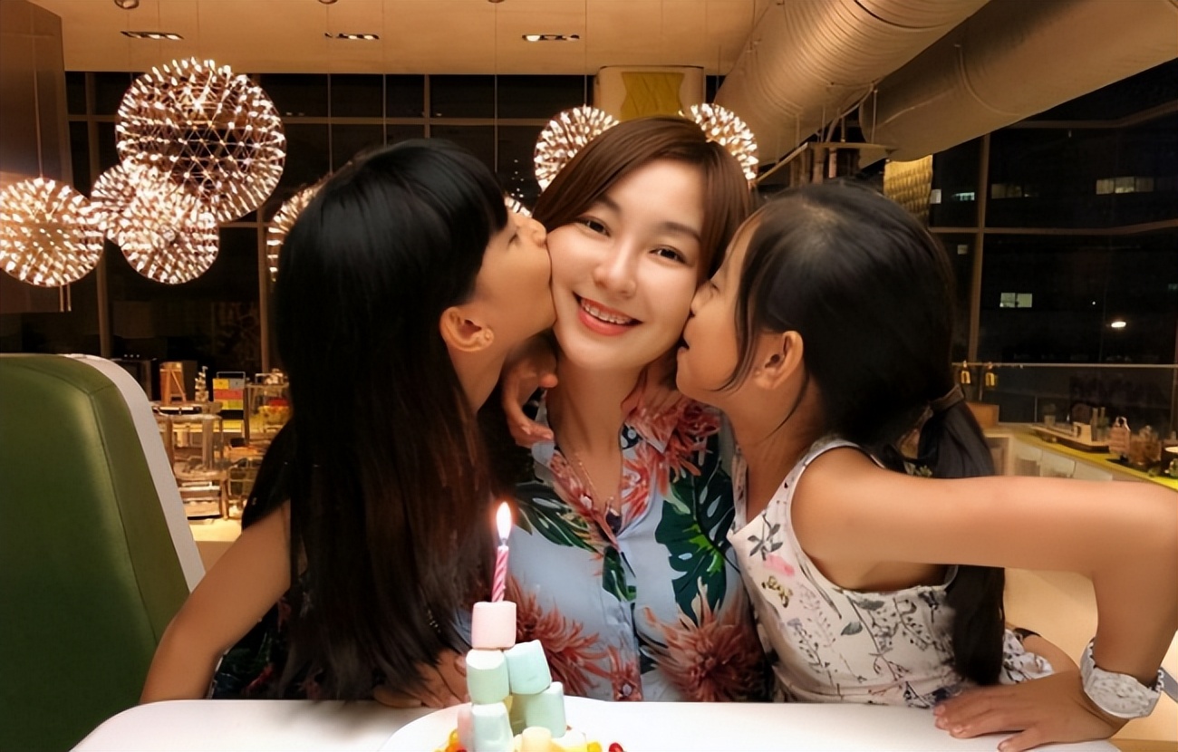 红得快、凉得也快，这五位“风光不再”的女星真是太可惜了