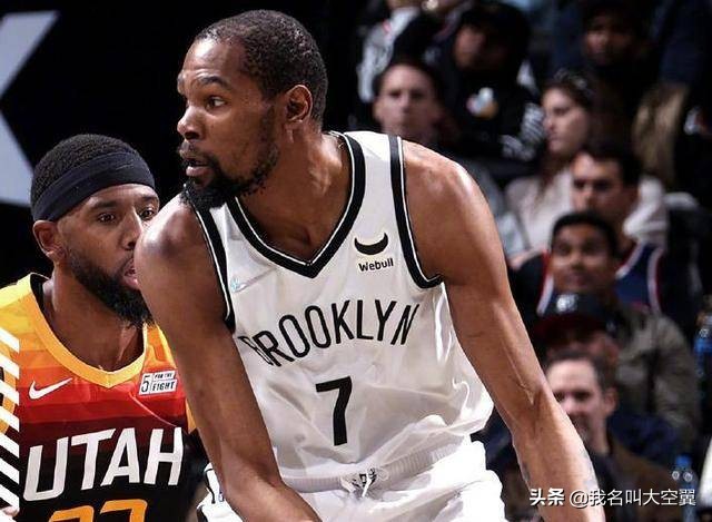 nba为什么打爵士(NBA常规赛爵士惜败篮网，放大10倍后看细节，原因清晰可见)