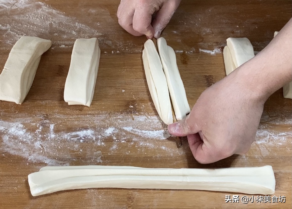 一斤面粉7两水，教你一个炸油条配方，学会都可以开店，别错过