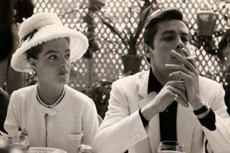 法国第一美男阿兰﹒德龙，多次背叛茜茜公主，今87岁在家建36块墓