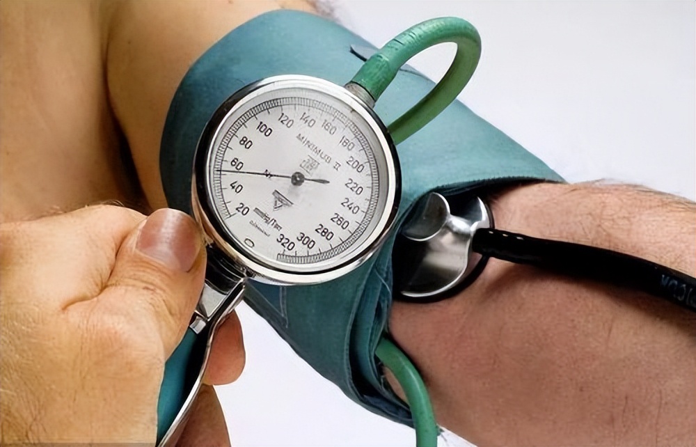 如何預防高血壓發展為腦梗死？ 牢記這4點，值得收藏起來