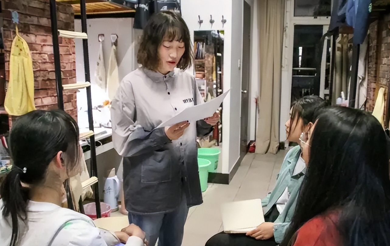 大学生“生活费”等级排行，1500元只能算中等？贫民贵族差距大