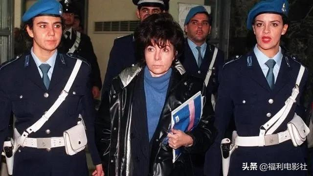 古驰家族衰落史翻拍成电影，捞女处心积虑进豪门，暴富梦碎杀老公