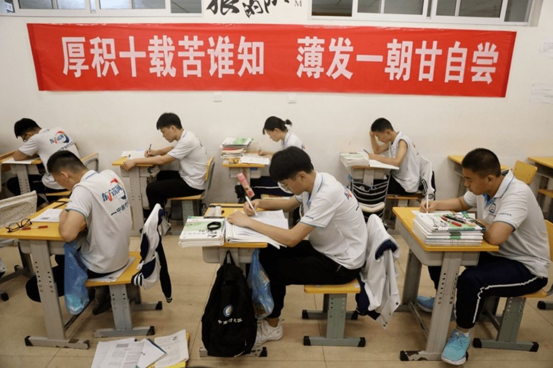 山东女子举报他人15年前顶替上大学，对方：她收了钱，现在又反悔