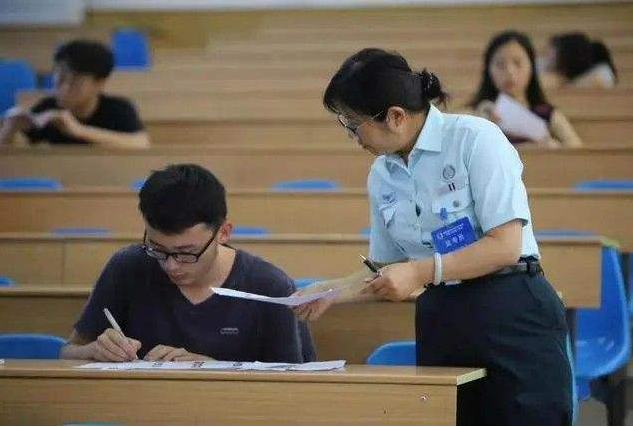 公务员考试中，文科生堪称“考公”小能手，尤其这6个专业很典型