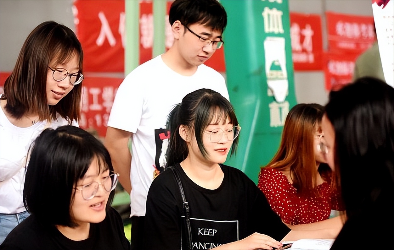未来十年女生好就业的专业(未来十年女生好就业的专业是什么)