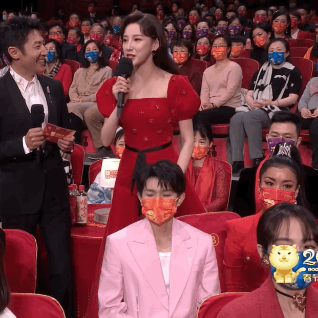 马凡舒：大一时期首登春晚，28岁凭春晚主持人成功出圈