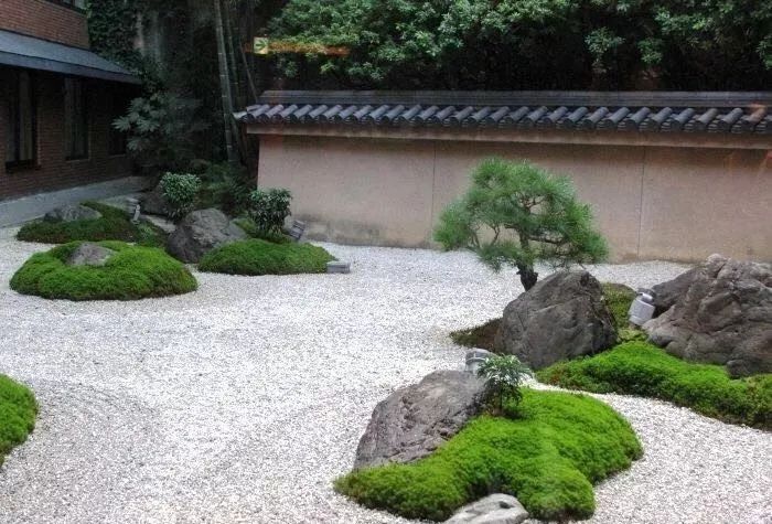 花园里的小空间，不妨打造成禅意景观，让它满足你的所有花园幻想