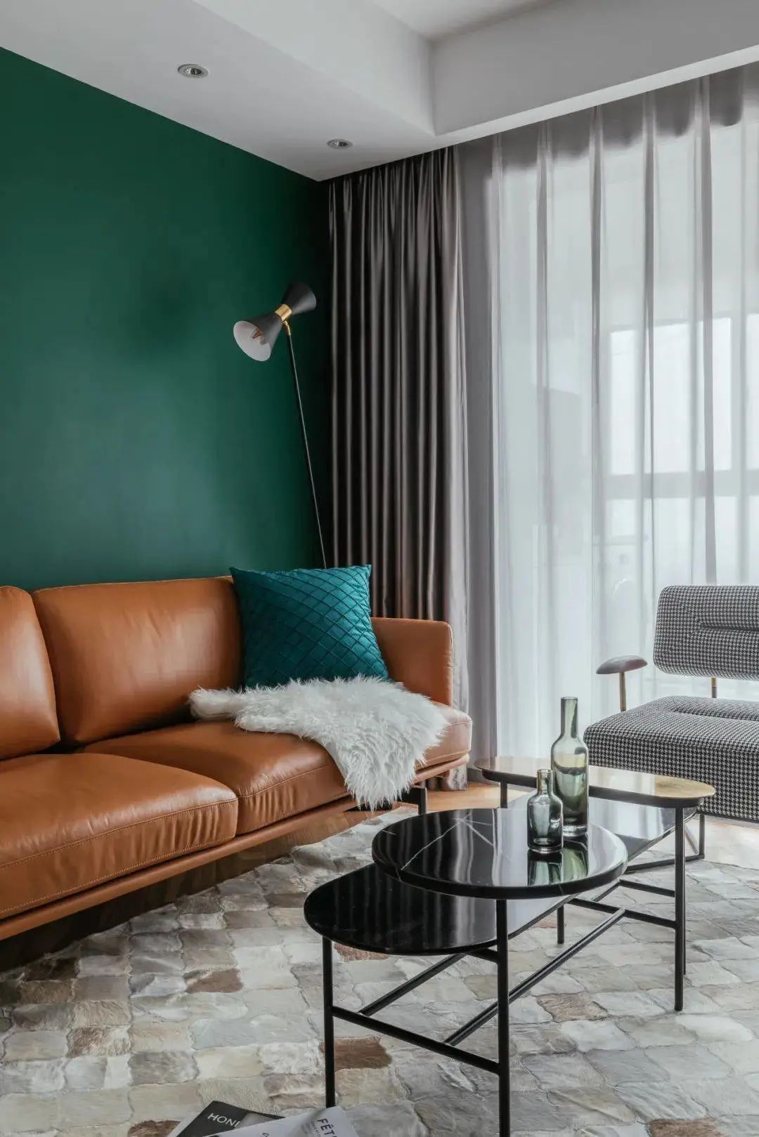 80㎡二房，花5W爆改成浪漫轻奢风的一居室，实用性更强，颜值更高