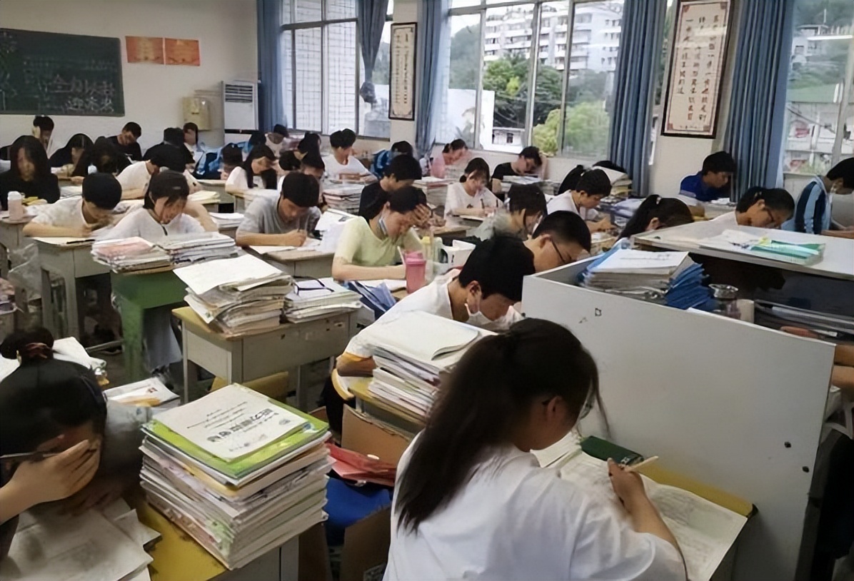 适合文科女生报考的几大专业，尤其是第五类，家长们强烈推荐