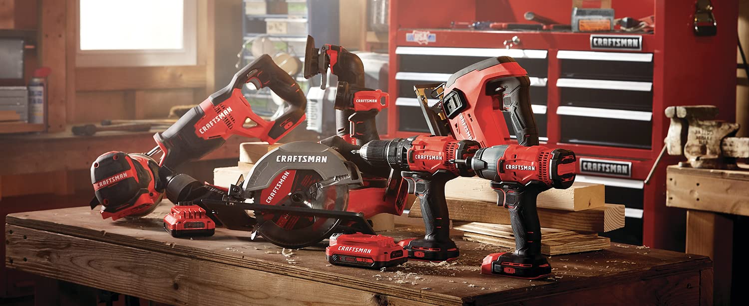 craftsman 是一系列工具,草坪和设备以及工作服.