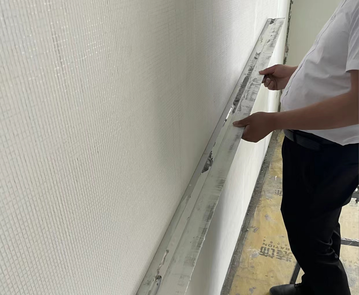 局部做冲筋处理