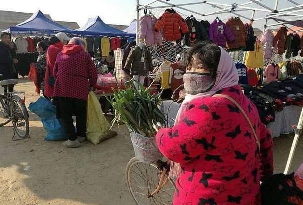 春节将至，农村“棉睡衣”每年冬天都特别流行！为什么？