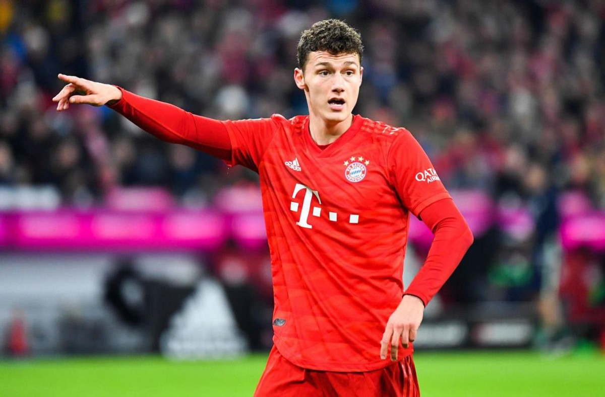 拜仁切尔西(转会记者:切尔西欲求购帕瓦尔,拜仁要价3000万英镑)