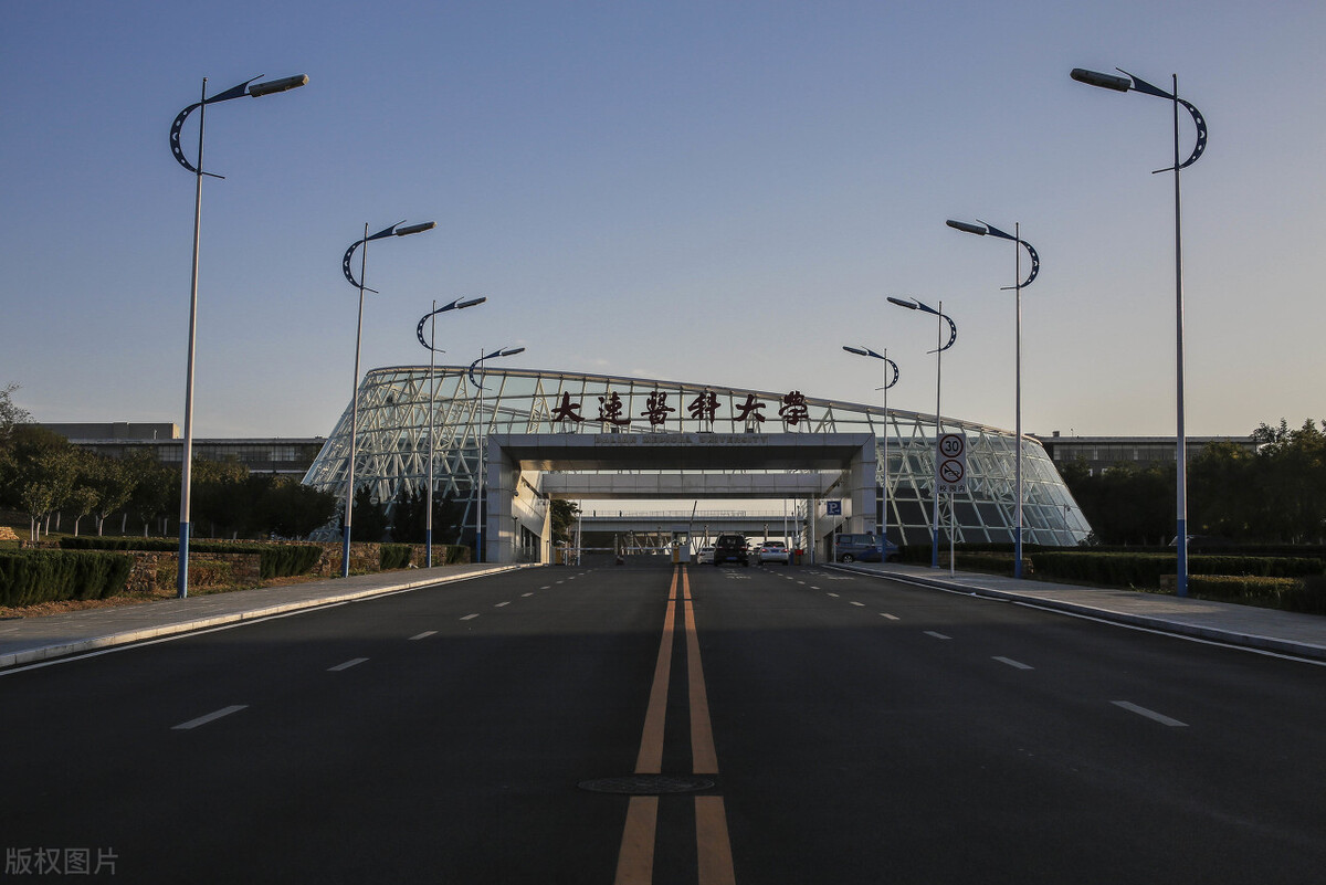 百万医学生流向社会，不能当医生的学生有什么好出路，总结5条