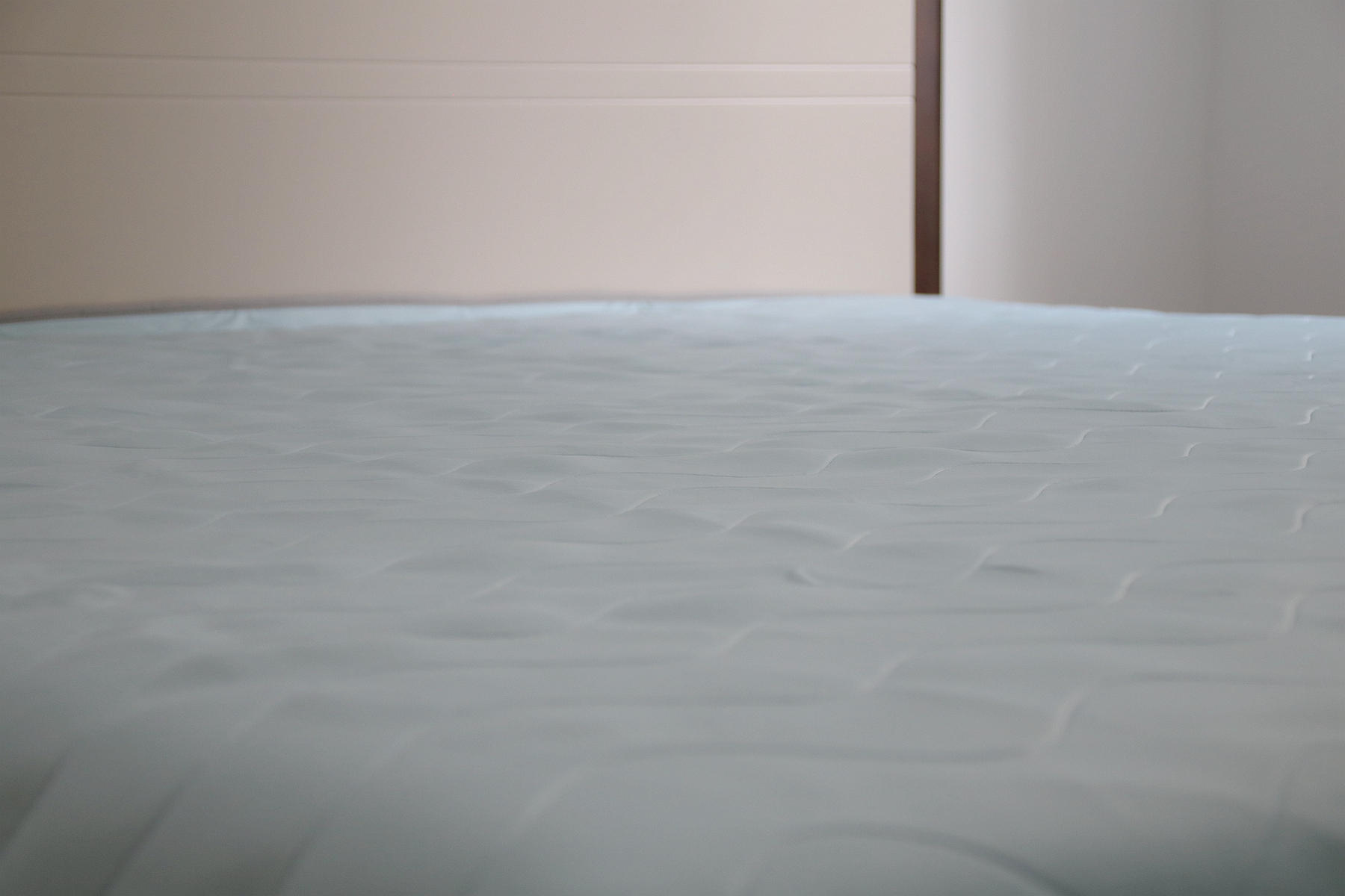 小米生态链企业8H推出夏日床上黑科技产品，两面属性对应不同需求