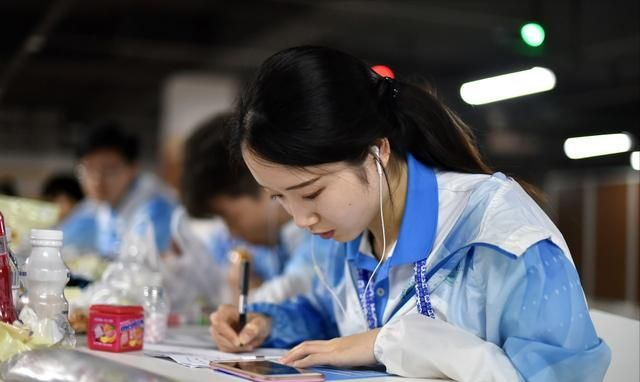 上了高中才发现，义务教育阶段补习班对学生的影响，不止一星半点