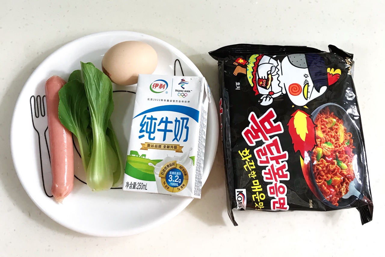 牛奶搭配火鸡面会碰撞出怎样的火花呢？口感浓郁，简单好吃