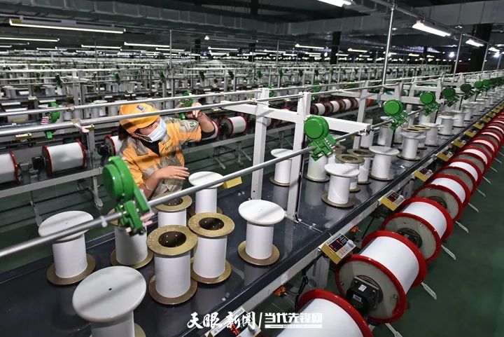 《贵州日报》刊登乾兴平文章