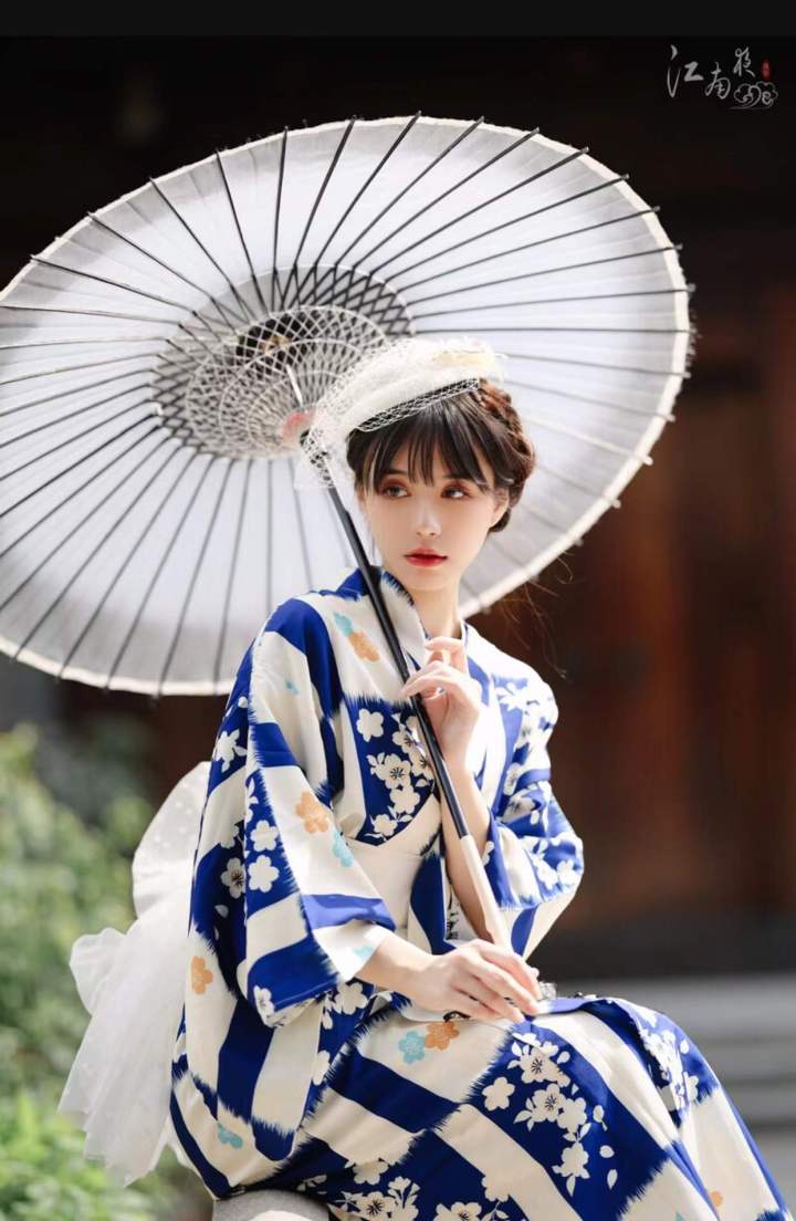 拍照顯臉小的方法，都很簡單易學(xué)，給女朋友拍照一定要學(xué)會