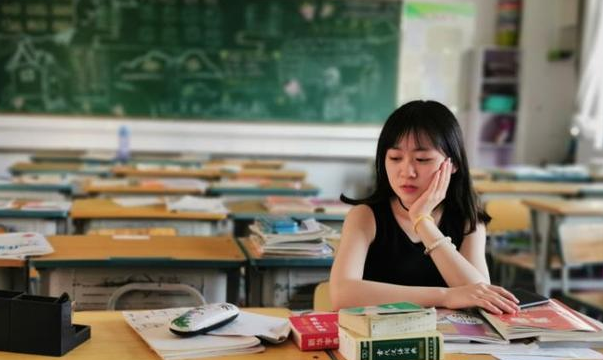 初中班主任“最讨厌”的3种女生，成绩再好也没用，地位不如学渣