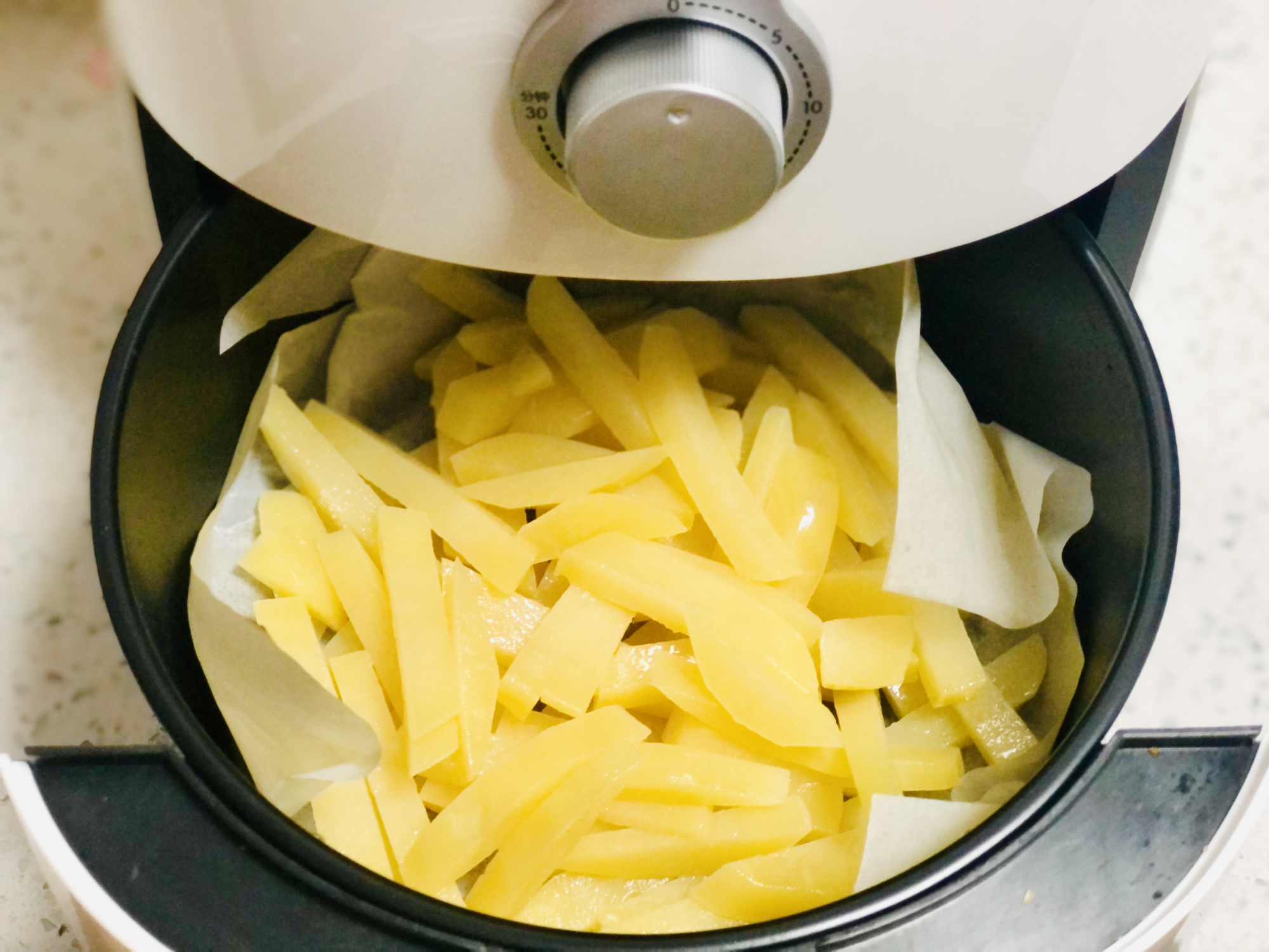 快餐店畅销的炸薯条，自己在家就能做，成本不到3元，孩子吃嗨了