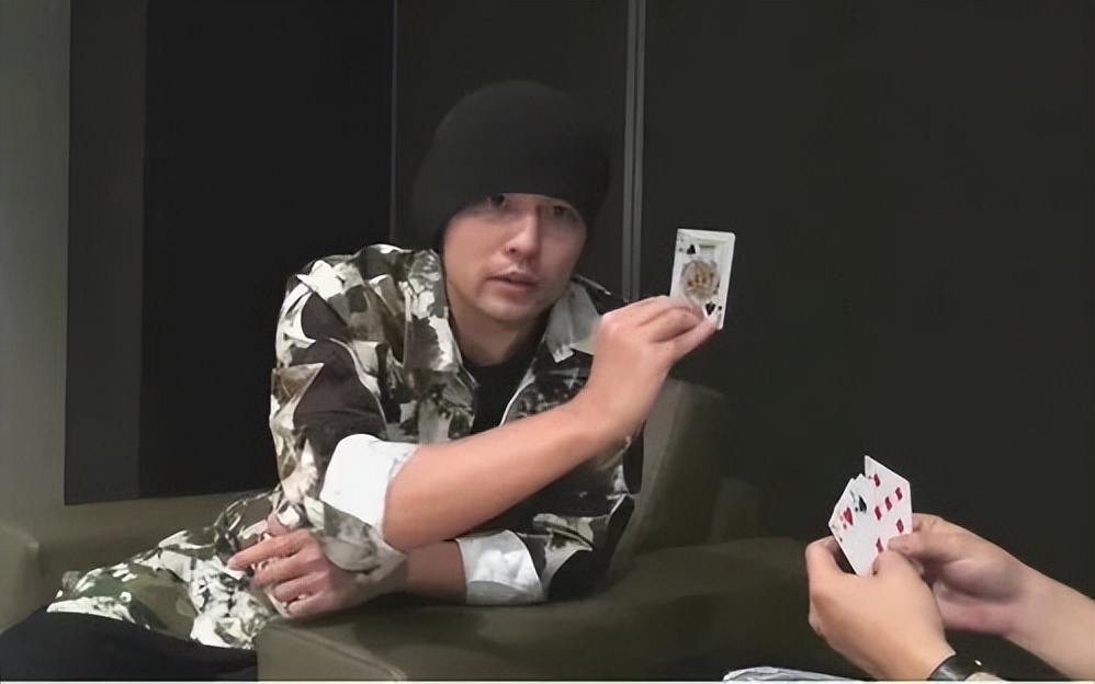 “魔术师”刘谦，从一夜爆红到消失，被时代抛弃还是安于现状？