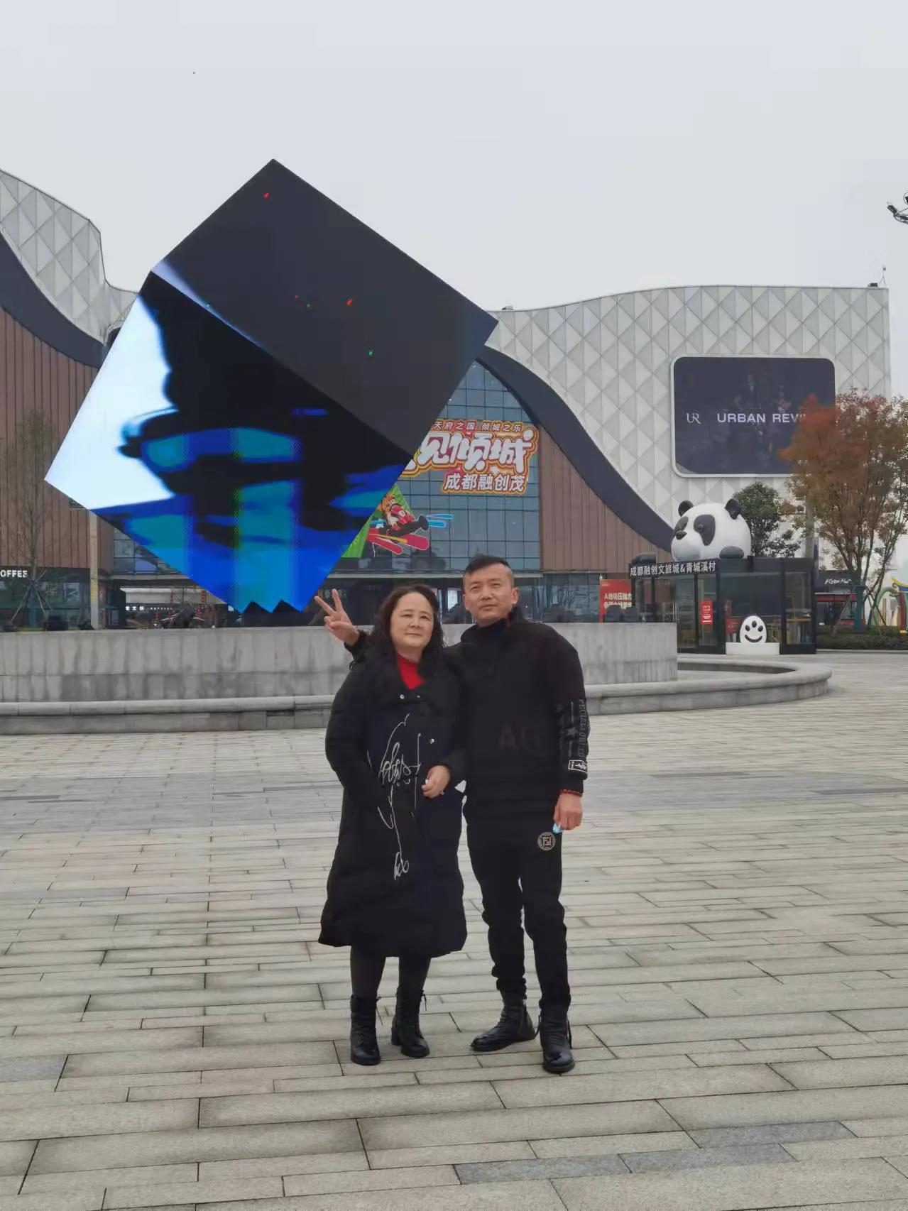 愿，有人知你冷暖，懂你悲欢！愿，有人待你如初，免你孤苦