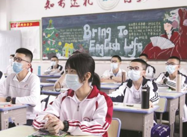 同样是高中生，一个上公立高中一个上私立高中，3年后差距明显