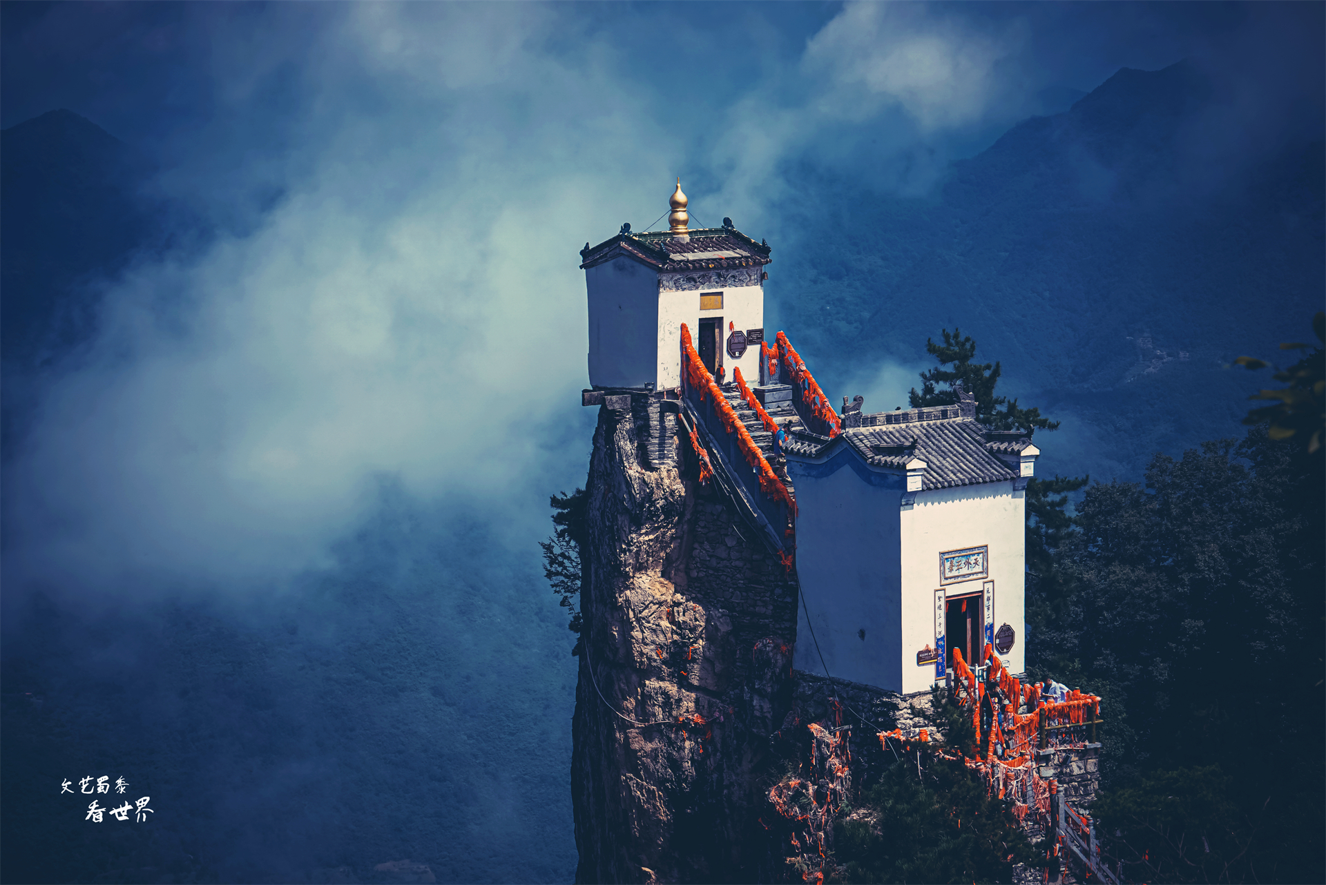 惊叹!古人在悬崖上修建了这些建筑,如今被誉为世上最险峻的道观