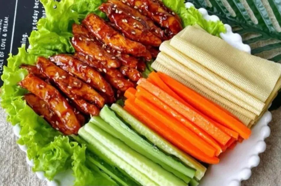 减肥必备的十大低卡减脂菜，有肉有菜有汤 既能吃饱还不担心长胖