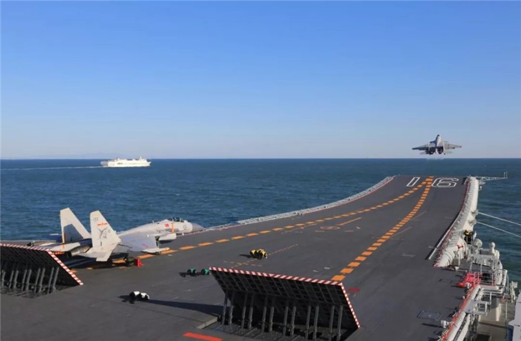 ��ĸ��ؼ����ж��ѣ�һ������������ס���������������