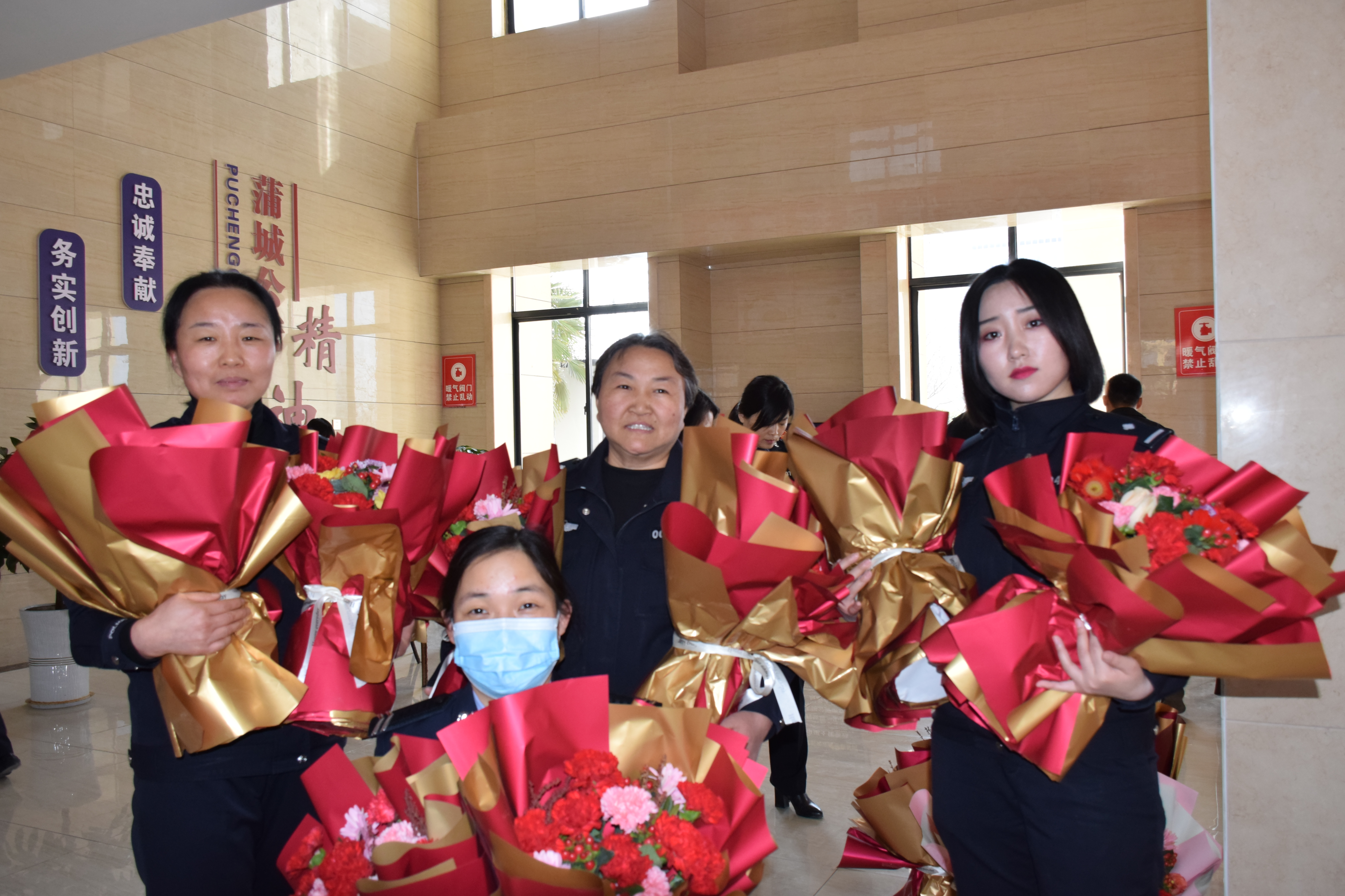 致敬平凡岗位上的她丨蒲城县公安局开展系列活动庆祝“三八”国际妇女节（图）