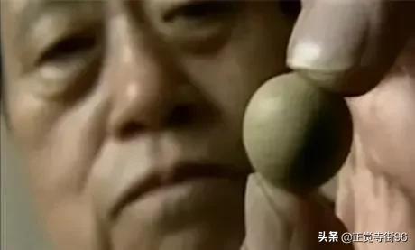 1971年内蒙小伙救下一喇嘛，获赠一土黄珠子，38年后发现价值2亿
