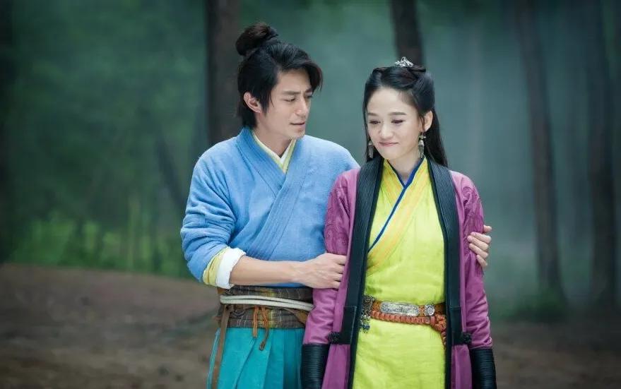 你觉得东方不败哪个打扮最好看？