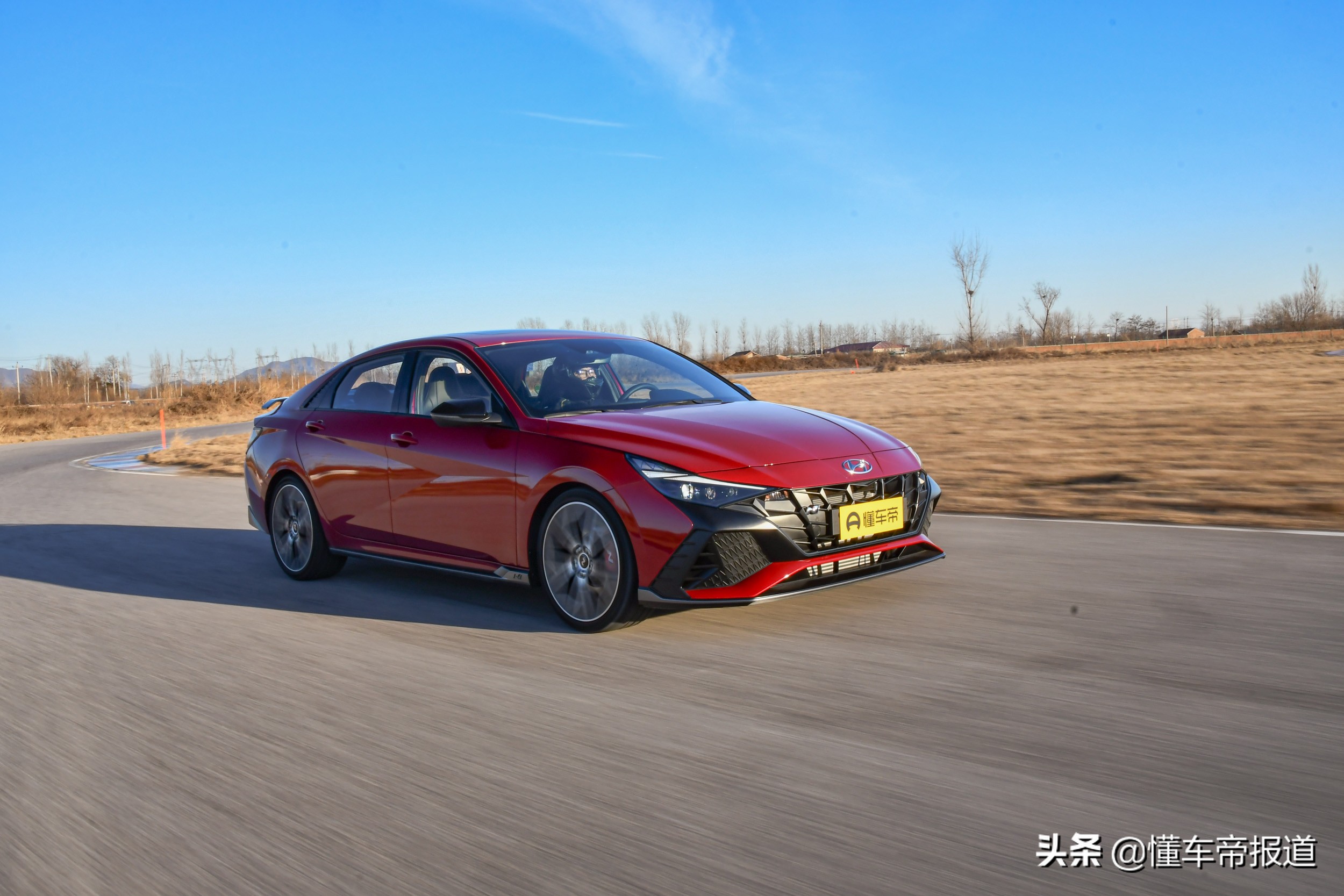 试驾｜激发最原始驾控欲望，用伊兰特N征服赛道是种什么体验？