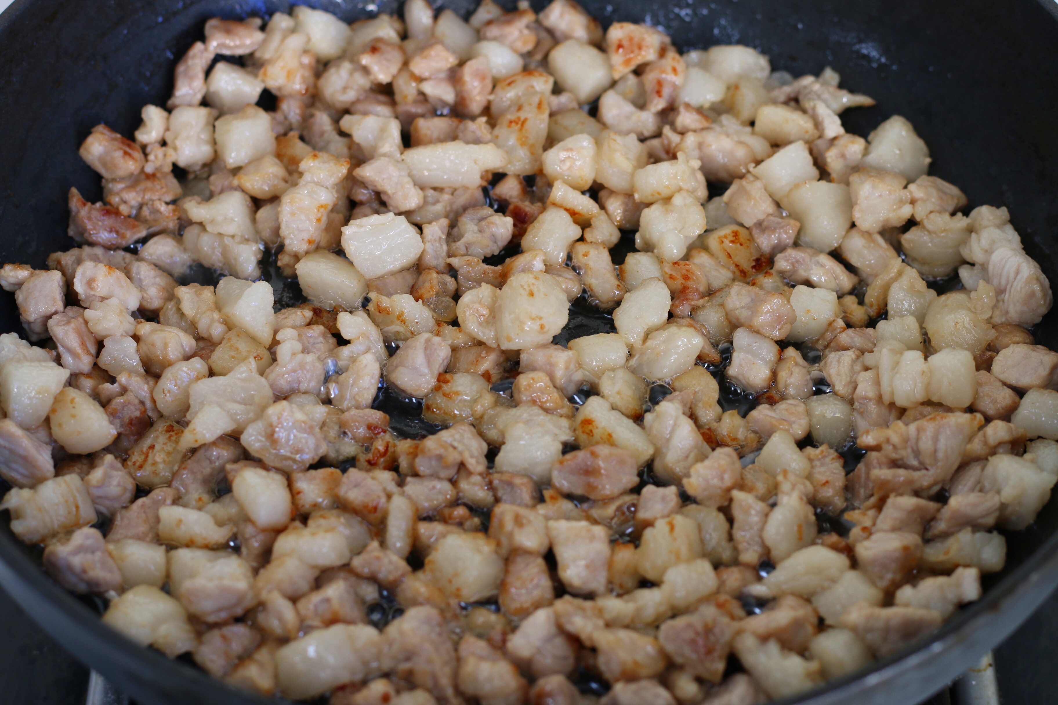 醬肉包,醬肉包子餡的做法
