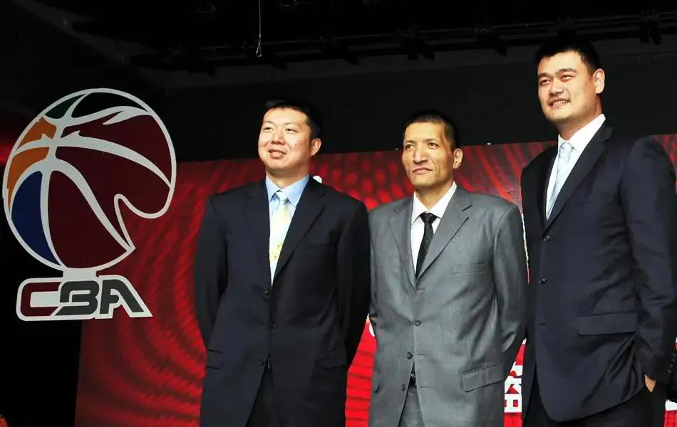 篮协为什么想让姚明进nba(带队成绩不如信兰成的姚明，为何连任中国篮协主席？国内无能人吗)