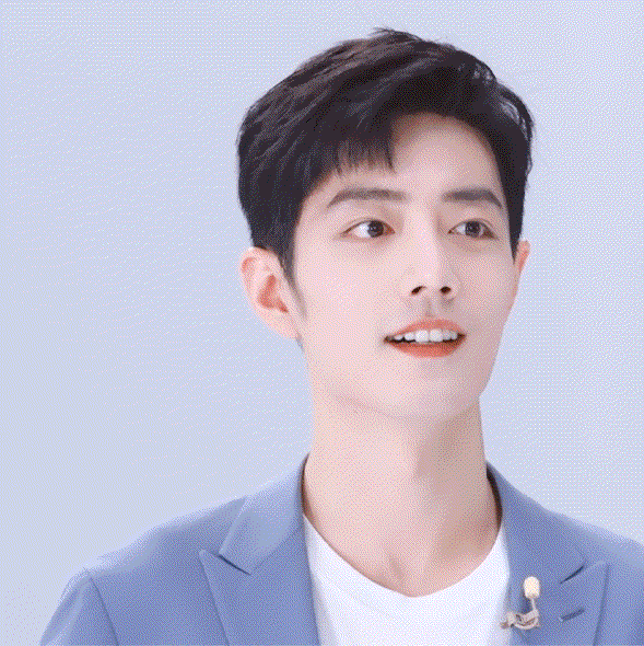 肖战他可真帅啊,帅到没边呀,这身材比例可太完美了