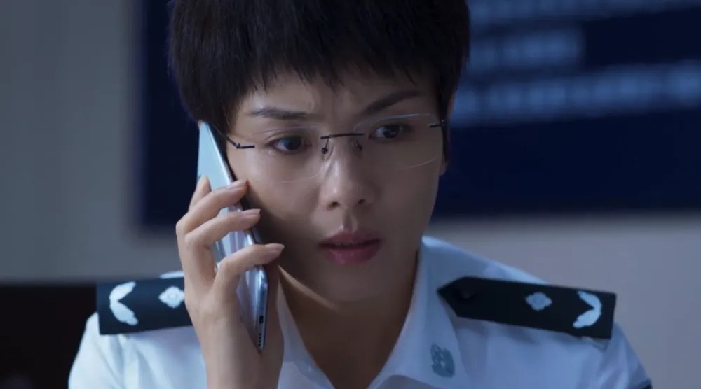 同样是“齐耳短发”，杨紫清爽减龄，迪丽热巴让人不忍直视