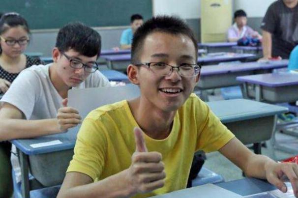 英语高考降为副科，物理和历史变为主科？教育局如何回应