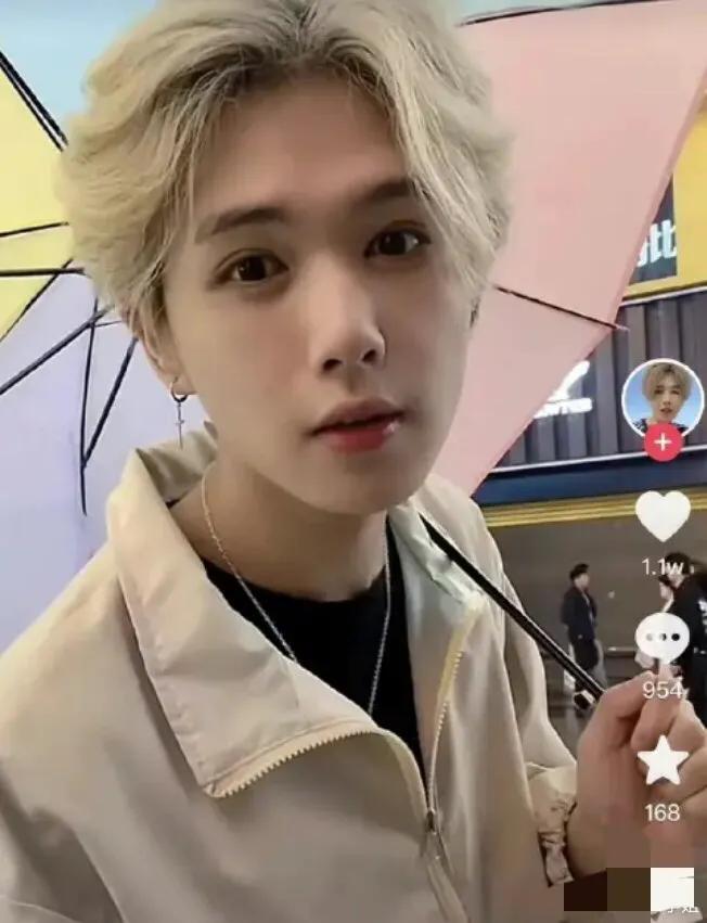 鹿哈、易烊干洗加入ESO，王俊卡是队长。网友直呼搞事情