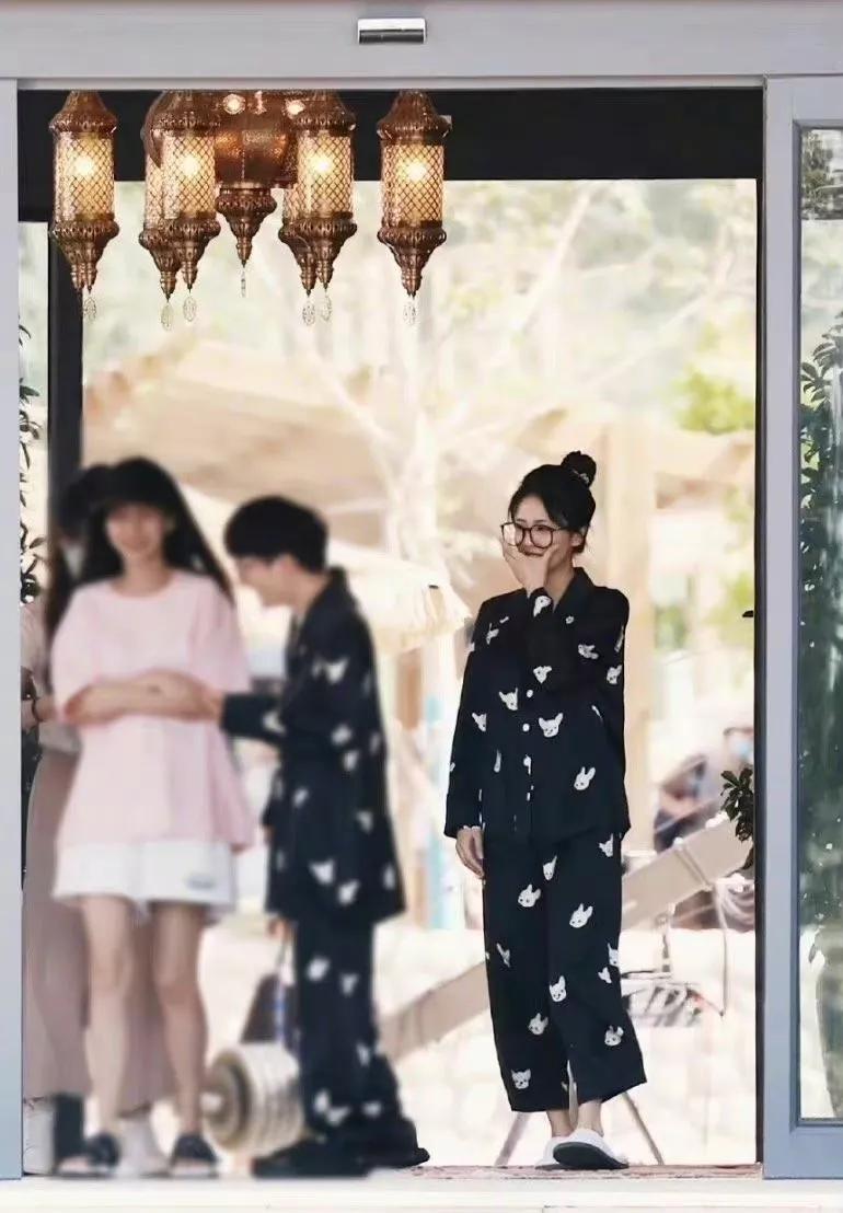 白鹿跑男睡衣路透