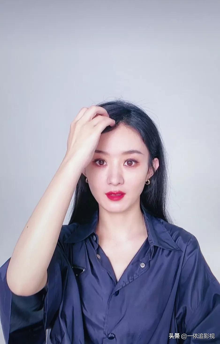 赵丽颖：直播状态是真的好！黑长直和大V领衬衫搭配起来很漂亮