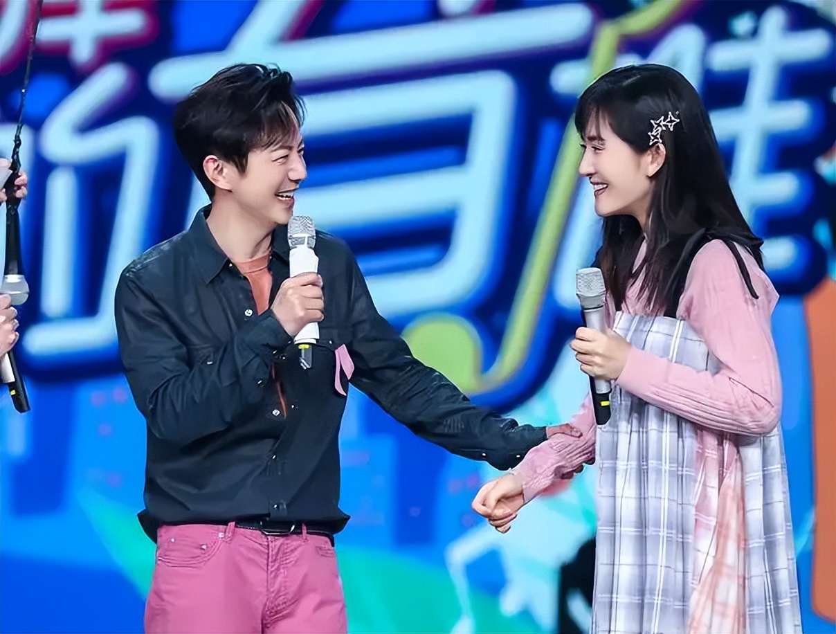 优秀全靠搭档，单飞一落千丈，拆伙就不行的主持名嘴们，能怪谁