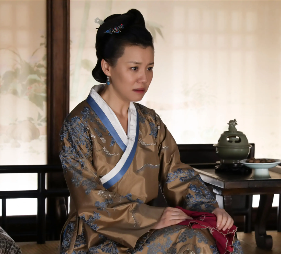 给“农村女人演得最好的8位演员”排个名，闫妮第7，巩俐仅第3