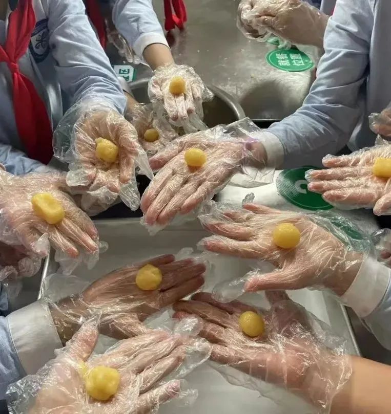 劳动挥洒五月余热 奉献迎接六月喜悦｜记实小外语校劳动系列课程