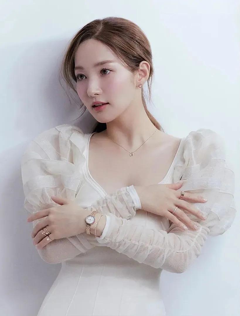 朴敏英：神仙颜值，时尚又仙美