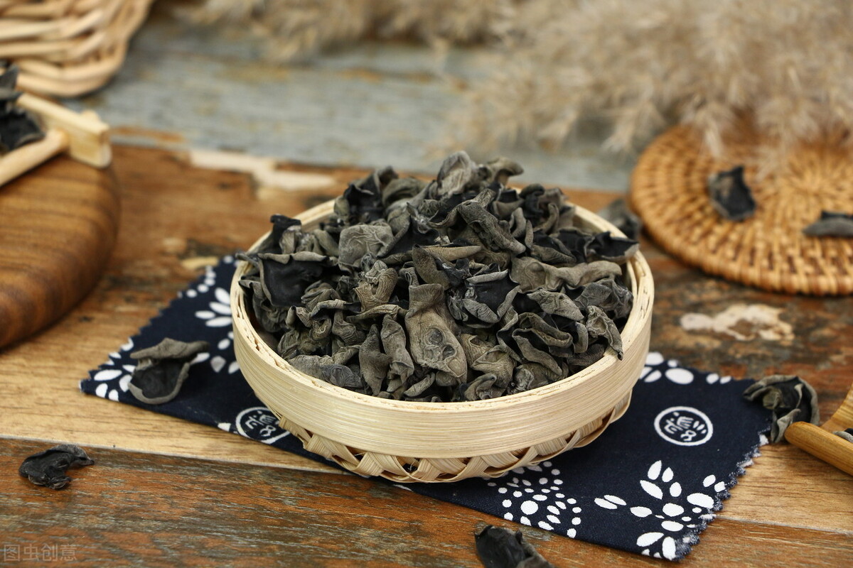 节后给肠胃大扫除，记得常吃1白、1黑、2绿，清肠减负，身姿窈窕